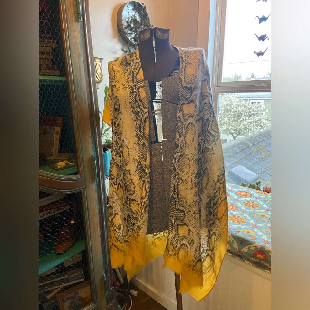 NWT JC sunny kimono wrap OS